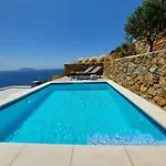 Apollon Village Hotell 3*
