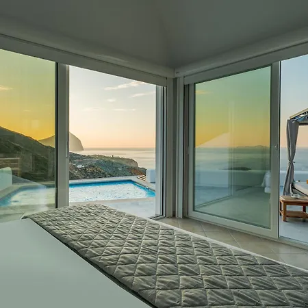 Apollon Village أنافي