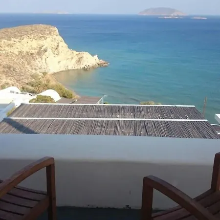 Apollon Village أنافي