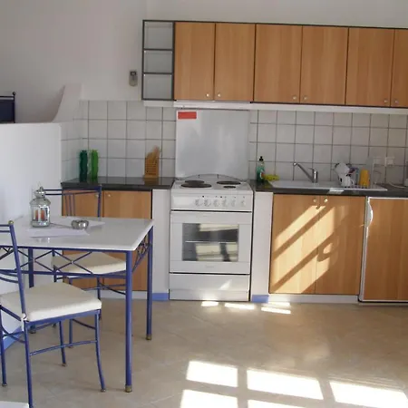 فندق Apollon Village 3*